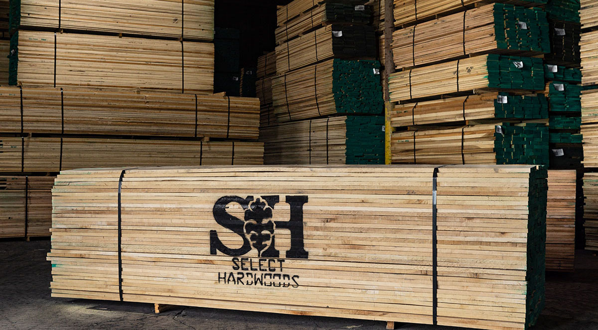 What Is Hardwood Lumber? A Guide for Builders and Homeowners