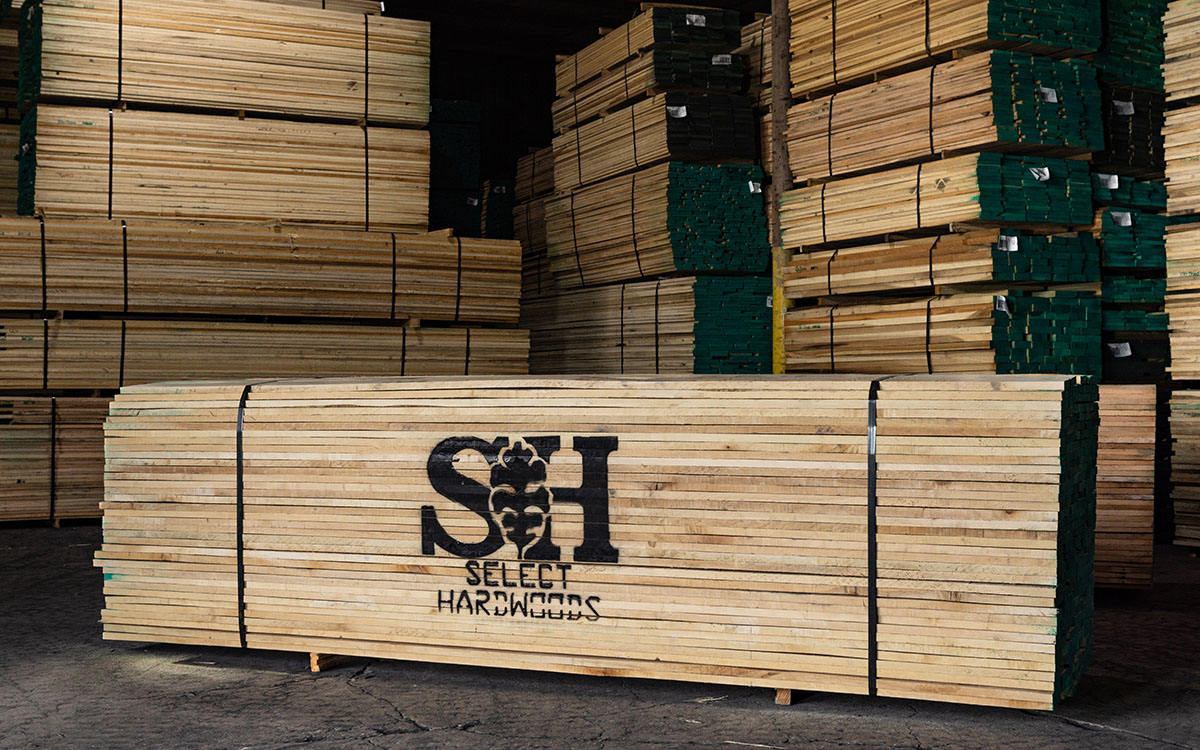 What Is Hardwood Lumber? A Guide for Builders and Homeowners